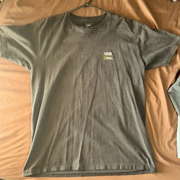 Vans hot sale store shirts